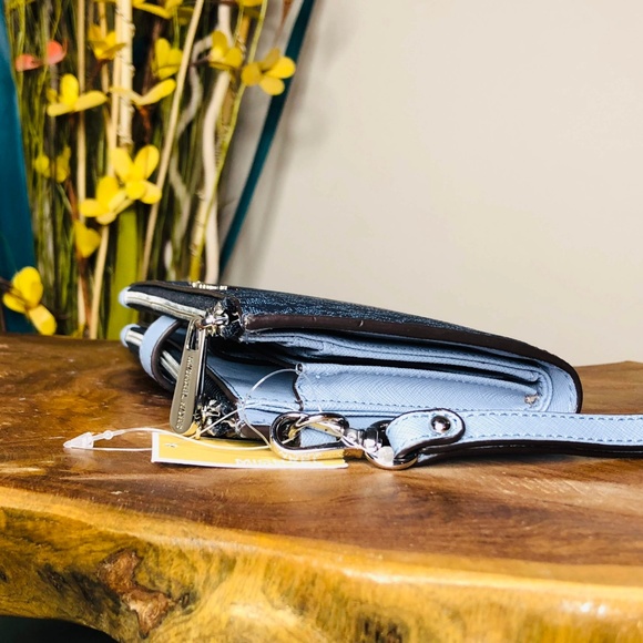 Michael Kors Jet Set Travel Double Zip Wristlet - Picture 5 of 8